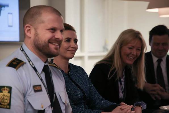 Statsminister Mette Frederiksen holder møde med politibetjente i Aalborg 