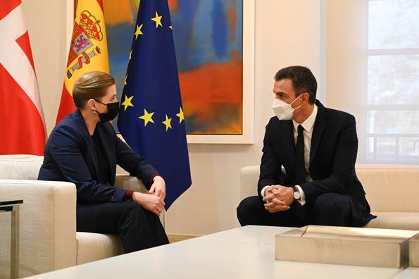 Statsminister Mette Frederiksen til møde med den spanske premierminister Pedro Sánchez.