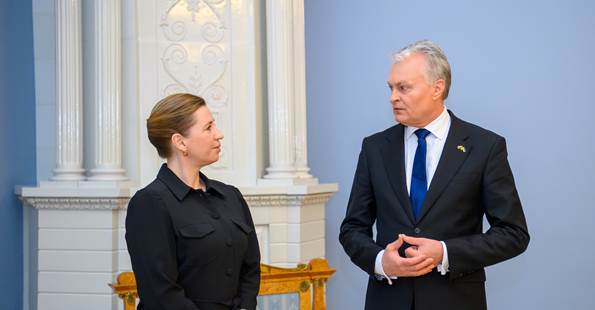 Statsminister Mette Frederiksen ved siden af Litauens præsident Gitanas Nausėda.