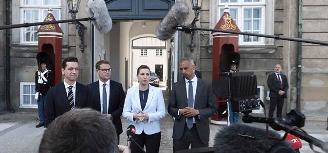 Præsentation af ministre på Amalienborg den 2. maj 2022. Fra venstre Kaare Dybvad Bek, Christian Rabjerg Madsen, Mette Frederiksen og Mattias Tesfaye.