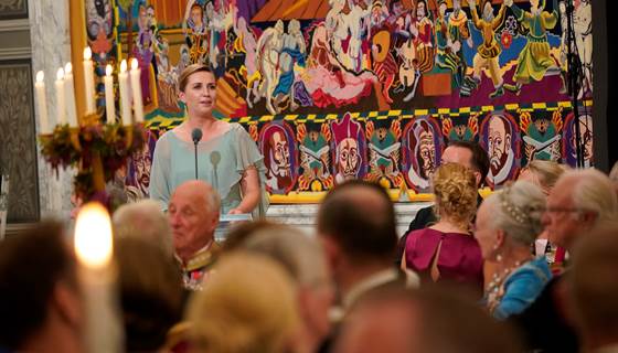 Statsminister Mette Frederiksen taler ved gallataffel ved H.M. Dronningens 50-års regeringsjubilæum. Foto: Ida Marie Odgaard, Ritzau Scanpix