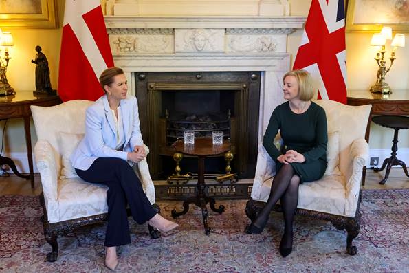 Statsminister Mette Frederiksen besøger den britiske premierminister Liz Truss