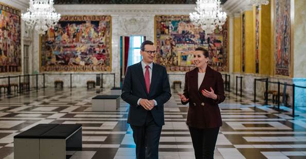 Statsminister Mette Frederiksen viser Polens premierminister Mateusz Morawiecki rundt i de Kongelige Repræsentationslokaler