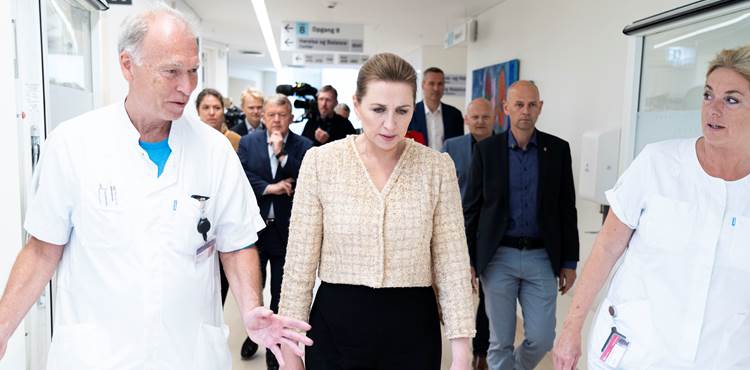 Mette Frederiksen på besøg på Rigshospitalet 