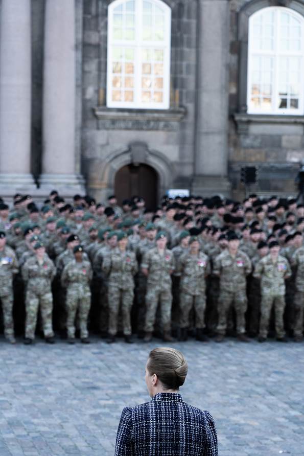 Statsminister Mette Frederiksen holder tale for hjemvendte soldater