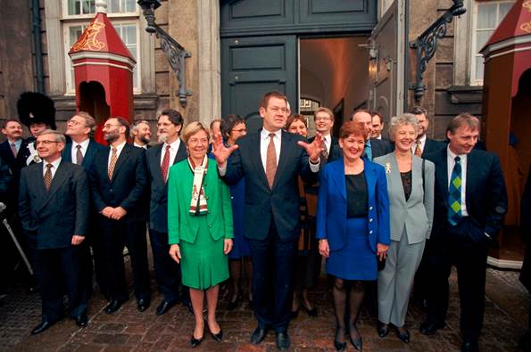 Præsentation af regeringen Poul Nyrup Rasmussen 3 i 1996 efter dronningerunde