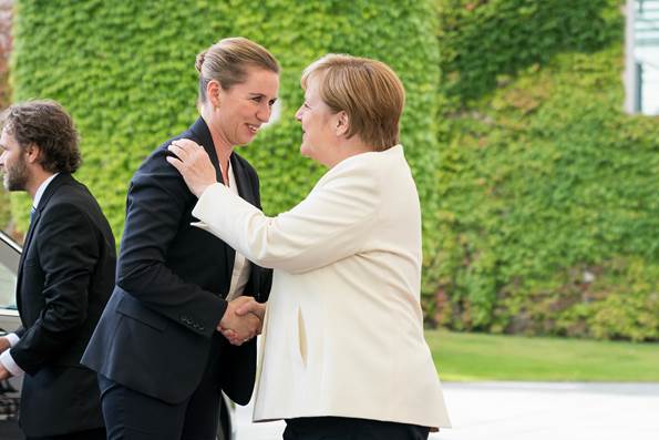 Statsminister Mette Frederiksen og Angela Merkel til møde i Berlin