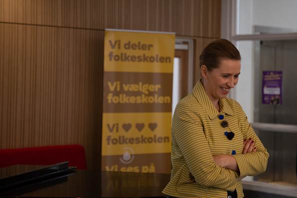Statsminister Mette Frederiksen besøger genåbnet Lykkebo Skole