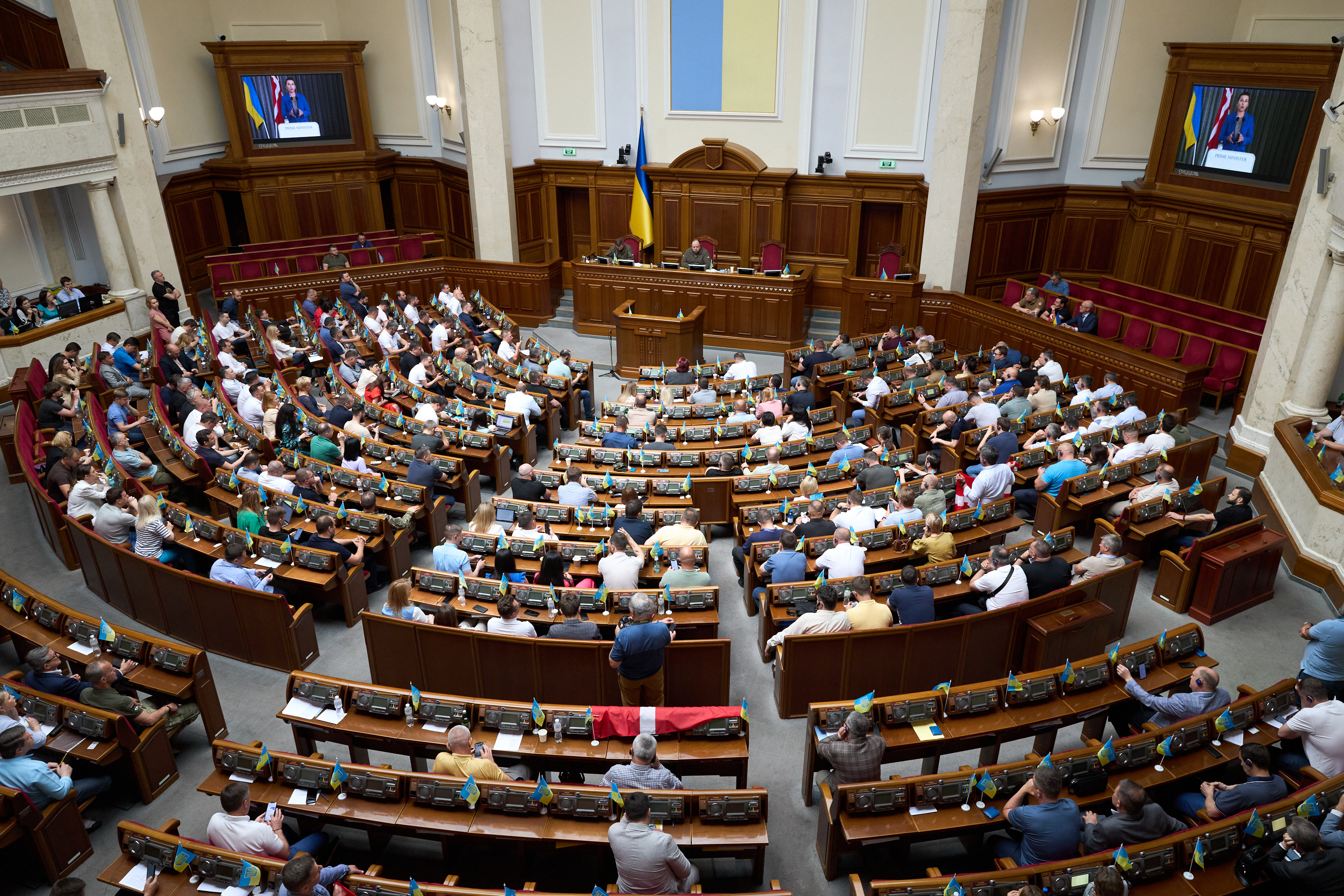 Statsminister Mette Frederiksen taler til det ukrainske parlament.